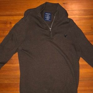 American Eagle. Large 3/4 zip up